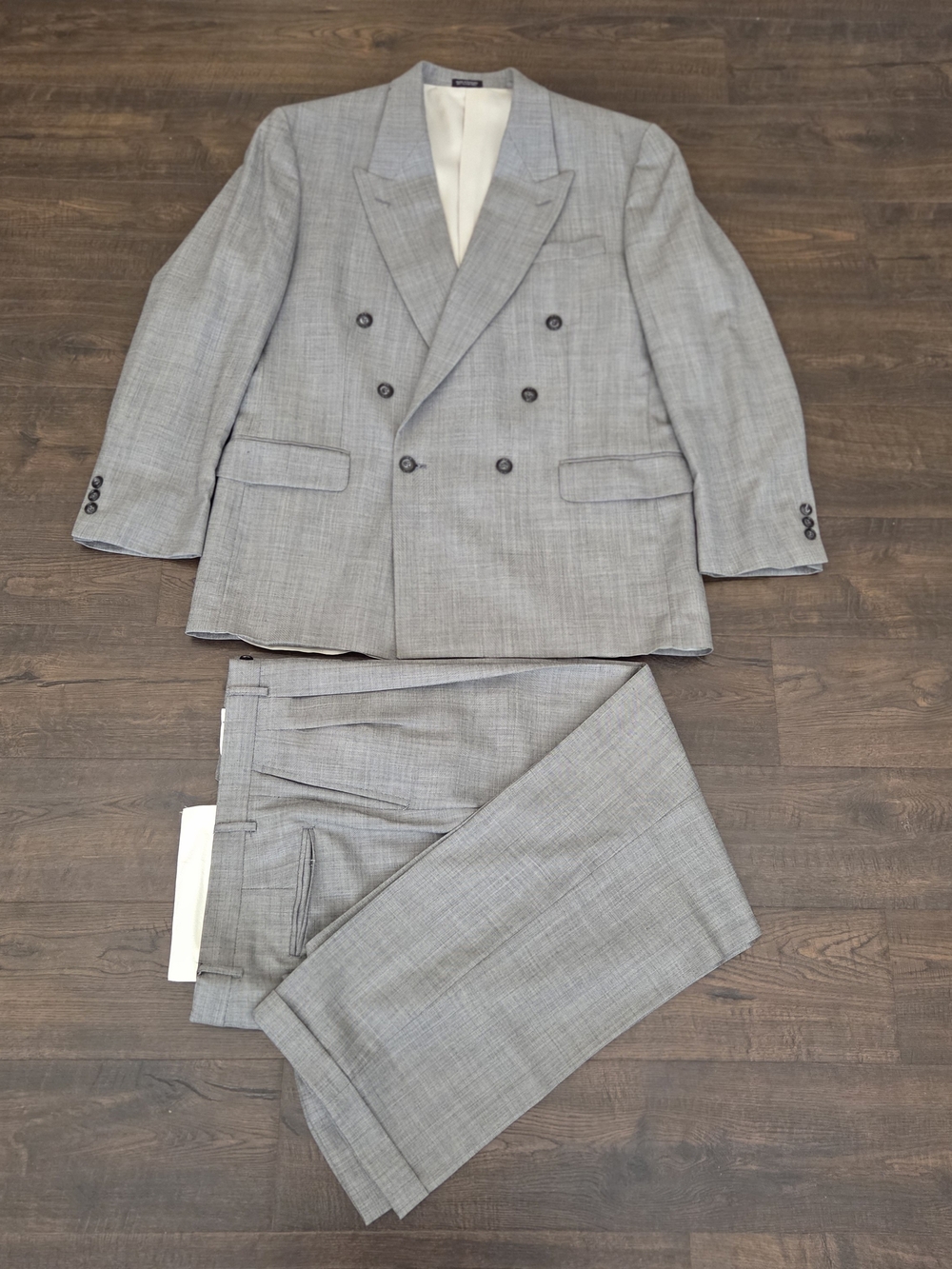 Oscar De La Renta 2-piece Double-Breasted Light Gray Suit 48R & 37x31 Trousers